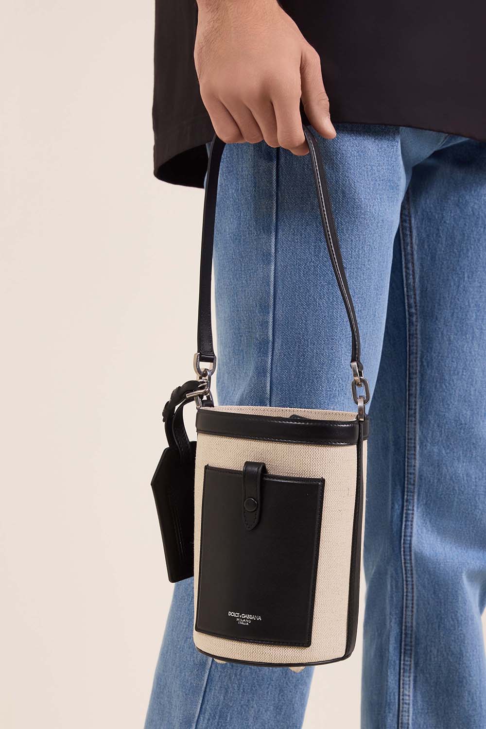 תמונת כל הלוק של תיק